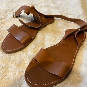 Madewell strapped brown sandals !